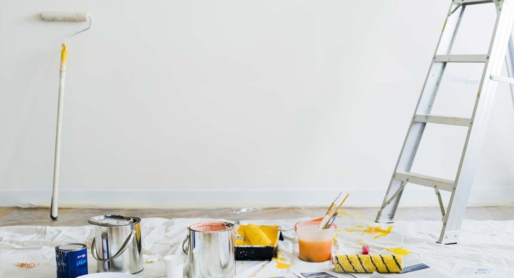 Rénovation de murs par peintre en bâtiment